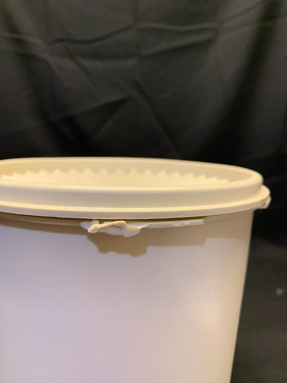 Tupperware Canister Beige with Lid (minor flaws with lid) See Pictures
